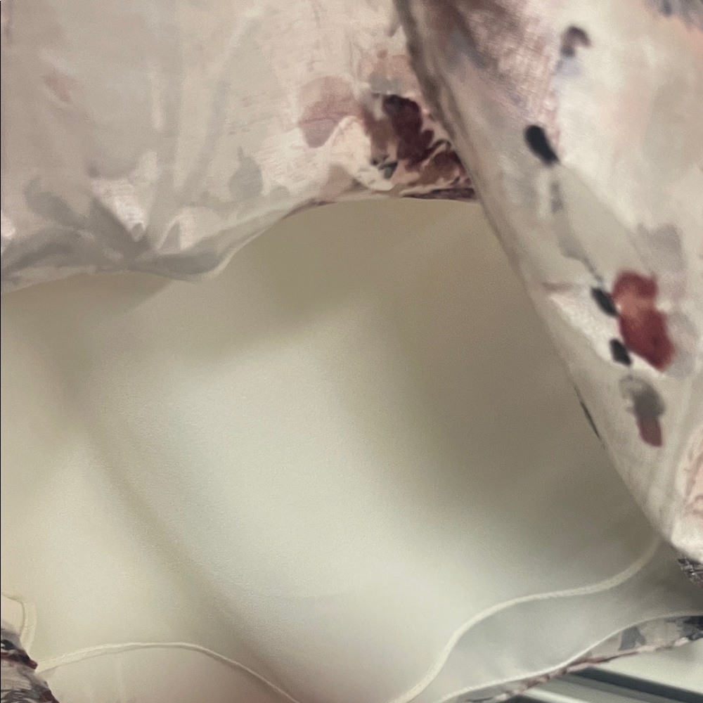 White House Black Market blouse - Picture 5 of 5